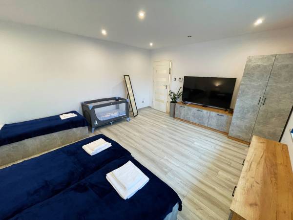 Obrocz67- Nowoczesny Dom 160m, balia, plac zabaw, altana, Roztocze