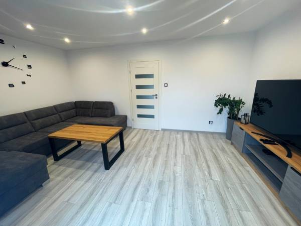 Obrocz67- Nowoczesny Dom 160m, balia, plac zabaw, altana, Roztocze