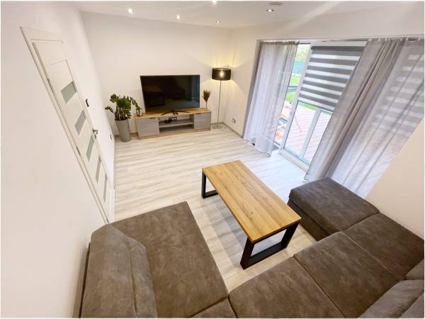 Obrocz67- Nowoczesny Dom 160m, balia, plac zabaw, altana, Roztocze