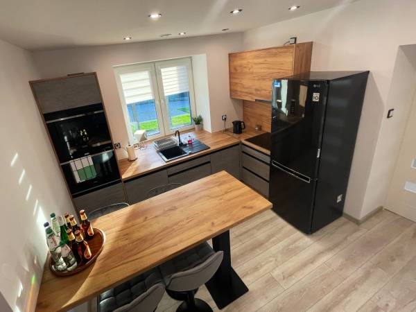 Obrocz67- Nowoczesny Dom 160m, balia, plac zabaw, altana, Roztocze