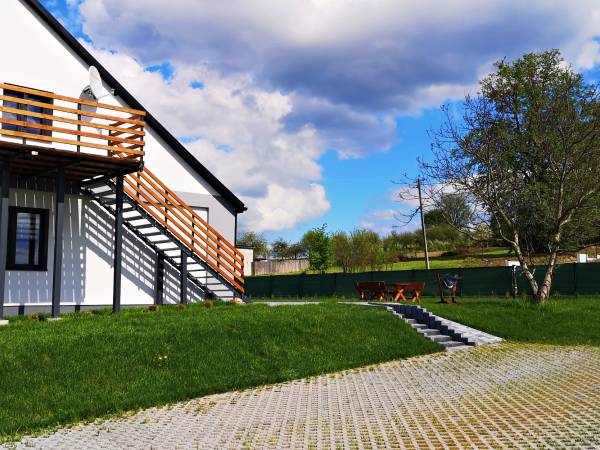 Obrocz67- Nowoczesny Dom 160m, balia, plac zabaw, altana, Roztocze