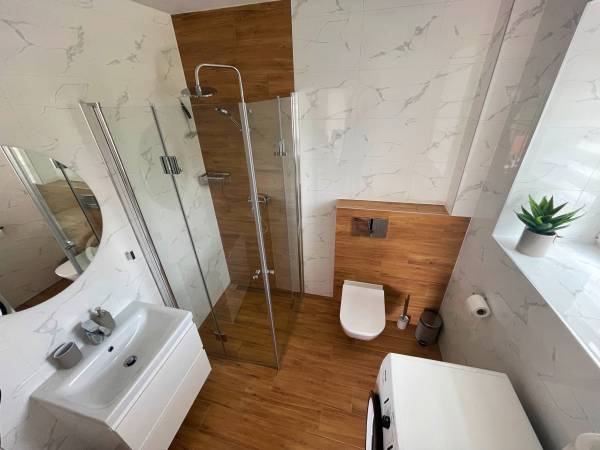 Obrocz67- Nowoczesny Dom 160m, balia, plac zabaw, altana, Roztocze