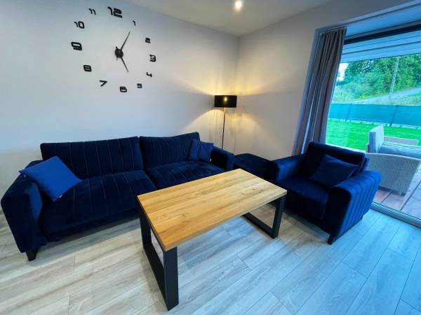 Obrocz67- Nowoczesny Dom 160m, balia, plac zabaw, altana, Roztocze