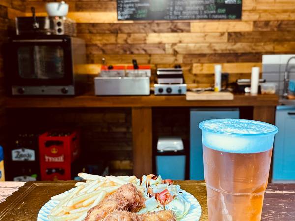 Wpadnij do lasu , domki nad jeziorem 