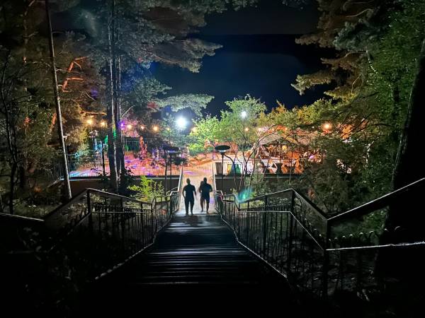 Wpadnij do lasu , domki nad jeziorem 