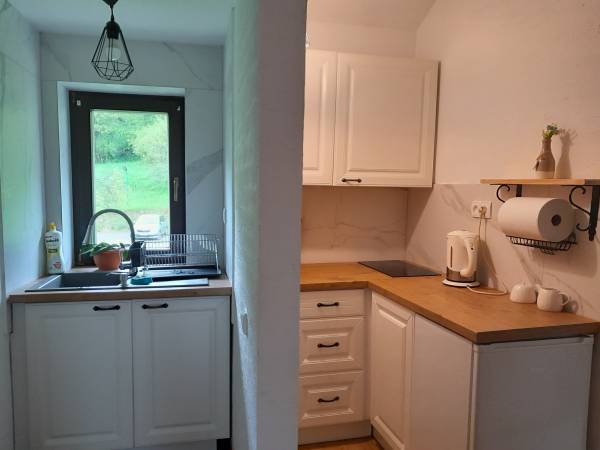 Aneks kuchenny na korytarzu_ pokoje 7 i 8