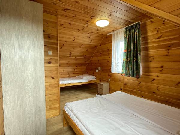 sypialnia w domku 6-8 osobowym