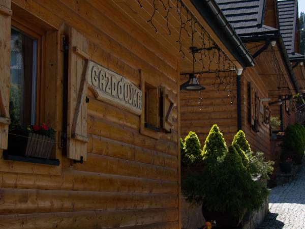 Chaty Wichrowe Wzgórze