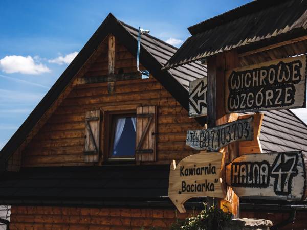 Chaty Wichrowe Wzgórze