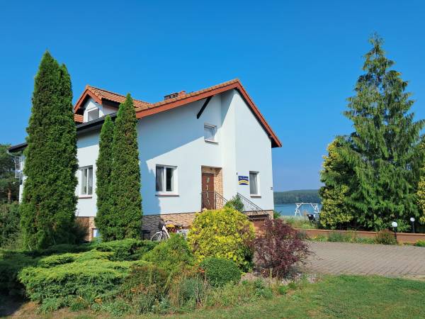 Budynek główny ,pokoje gościnne