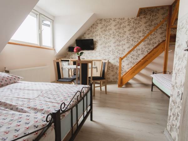 Pokoje Gościnne i Domki Boja