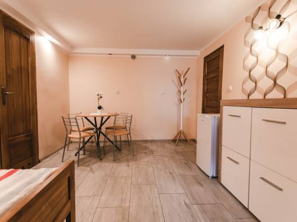 Pokoje Gościnne i Domki Boja