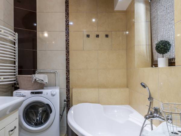 Willa Chwost Pokoje i Apartamenty