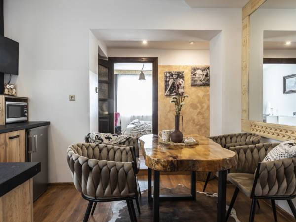 Willa Chwost Pokoje i Apartamenty