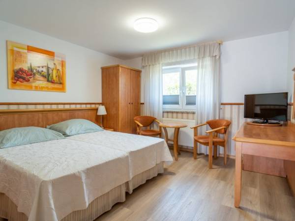 Willa Jaśmin - domki, pokoje, apartamenty