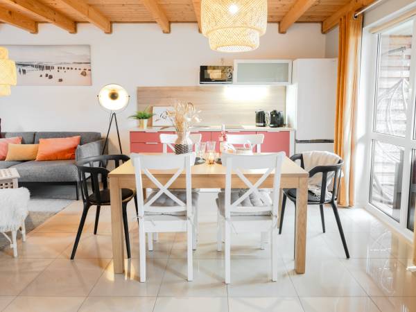 Domki Laura sauna i gorąca balia - OBIEKT CAŁOROCZNY