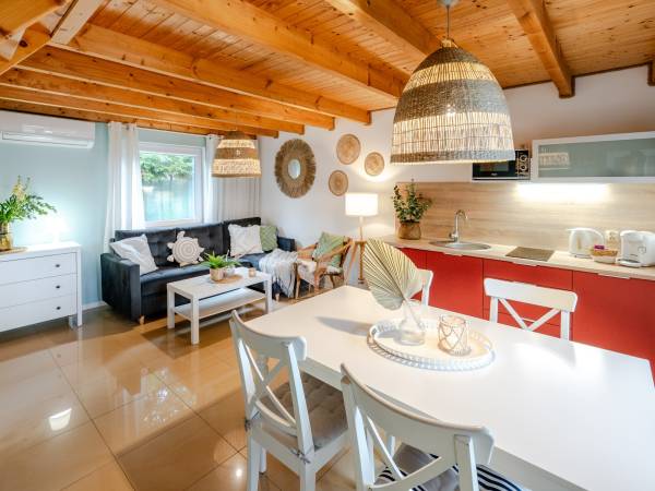 Domki Laura sauna i gorąca balia - OBIEKT CAŁOROCZNY