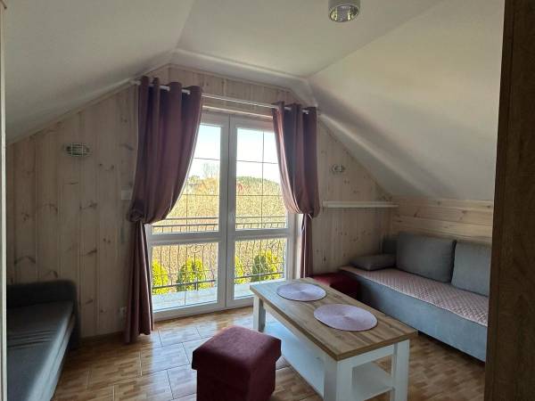 pokój nr5 3 os z łazienką i balkonem