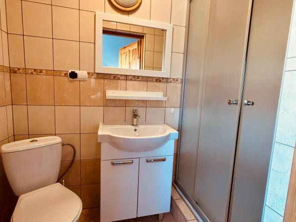 łazienka w pokoju nr3 