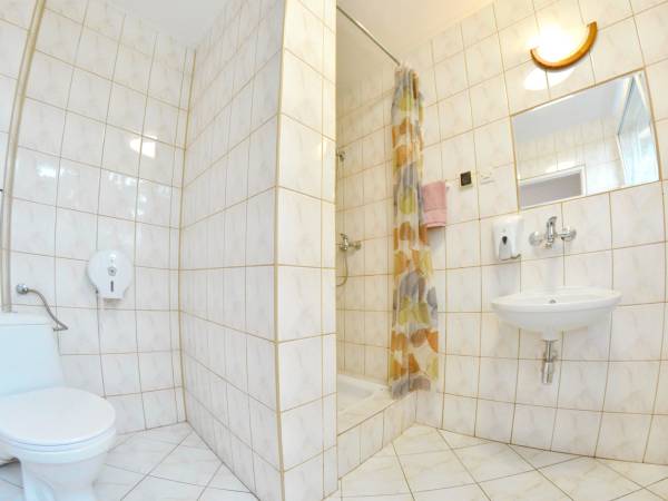 pokój 1 osobowy z łazienką