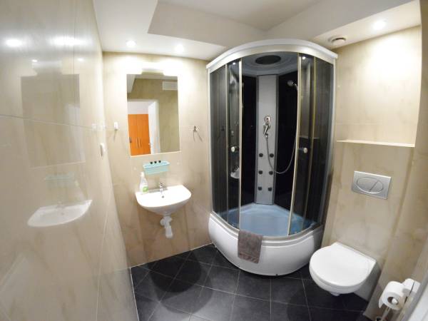 pokój 2 osobowy z łazienką