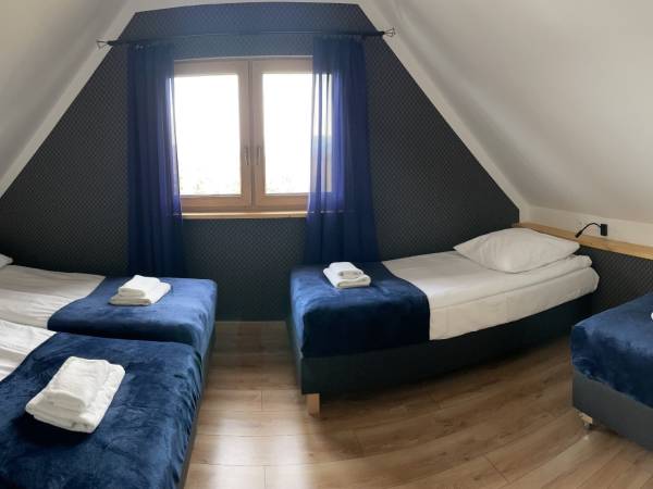 Pokój na piętrze w domku 7 osobowym