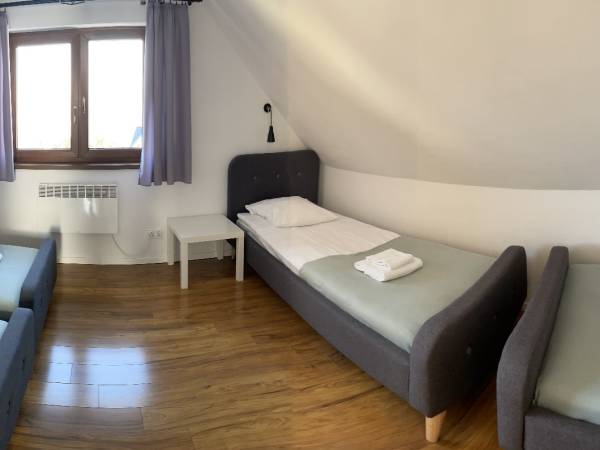 Pokój na piętrze w domku 6 osobowym