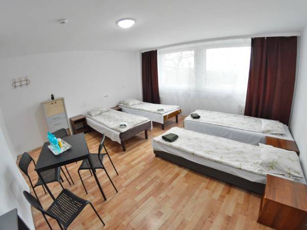 pokój 4 osobowy z łazienką