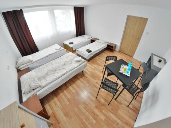 pokój 4 osobowy z łazienką