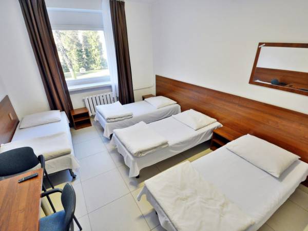 Pokój czterosobowy z łazienką ogólnodostępną