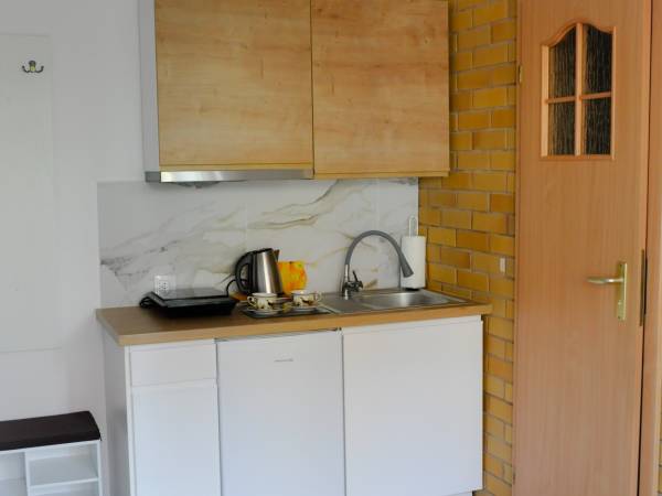 APARTAMENT 2 OSOB. 1 POK. NR.14 z własnym dużym BALKONEM oraz MINI KUCHNIĄ