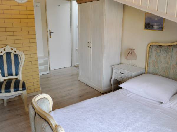 POKÓJ .2 OSOB.. NR.12 z Aneksem Kuch. oraz dostępem do kompletnie wyposażonej Kuchni