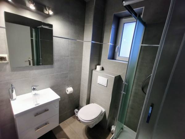 łazienka w apartamencie 