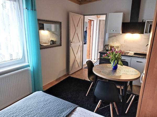 Dwa pokoje z aneksem kuchennym