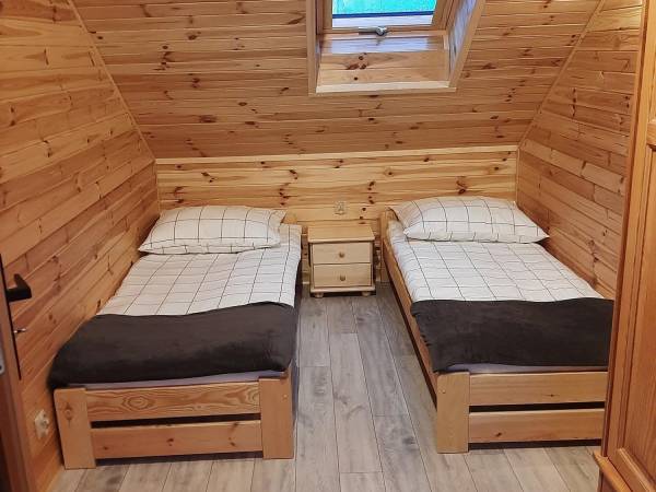 Sypialnia Nr 2 - 4 osobowa na piętrze.