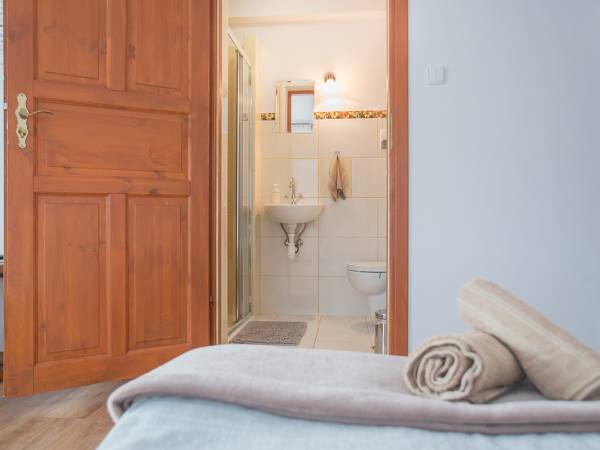 Pokój dwuosobowy z łazienką