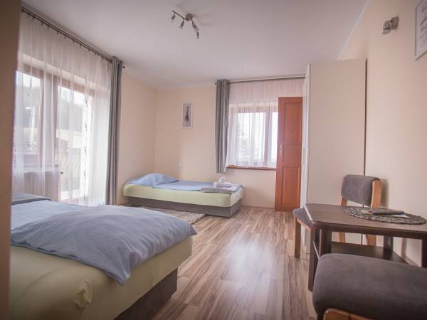 Pokój dwuosobowy z łazienką