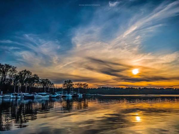 Zachód słońca nad nasza przystanią 