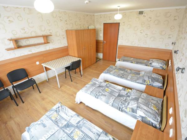 Pokój 4 osobowy bez łazienki