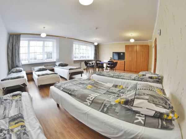 Pokój 6 osobowy bez łazienki z TV