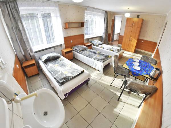 Pokój 7 osobowy z umywalką