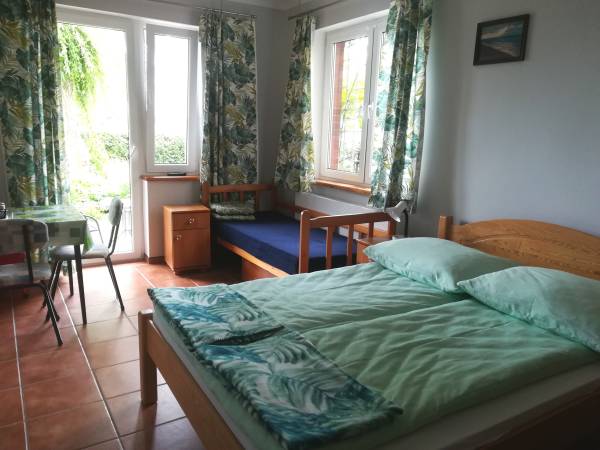 Pokój 2-3 osobowy na parterze.