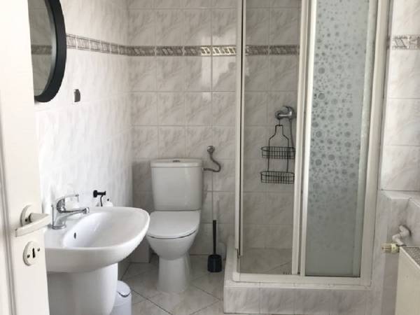 Łazienka pokoju 3 osobowego