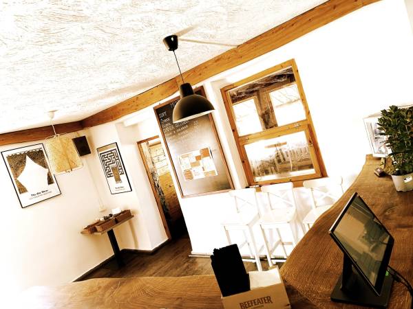 Tawerna w Tle dla Mew