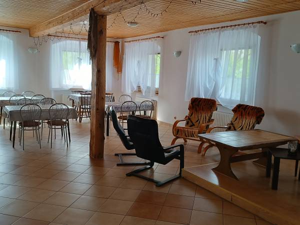 Salka wypoczynkowa , jadalnia.