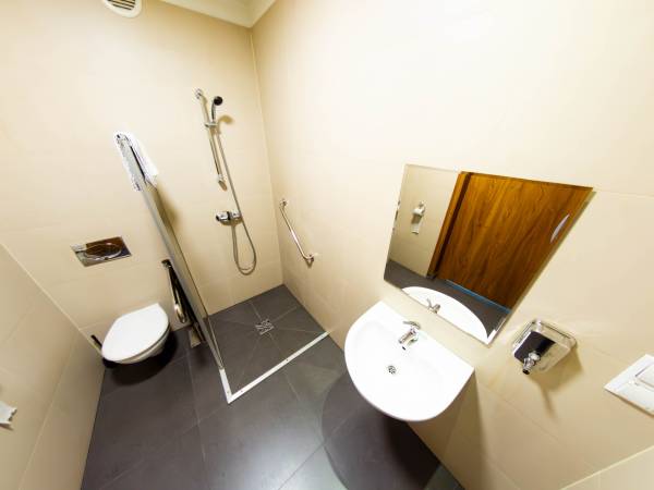 Pokój dwuosobowy z łazienką