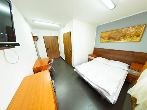 Pokój dwuosobowy z łazienką