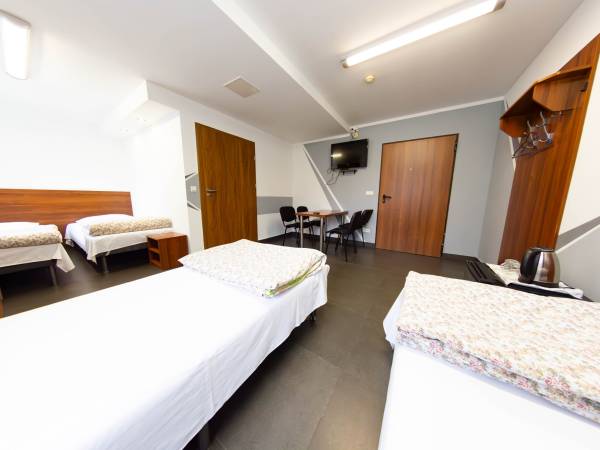 Pokój czteroosobowy z łazienką 