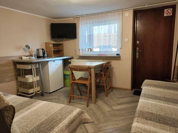 Pokoje i Apartamenty u Kryni