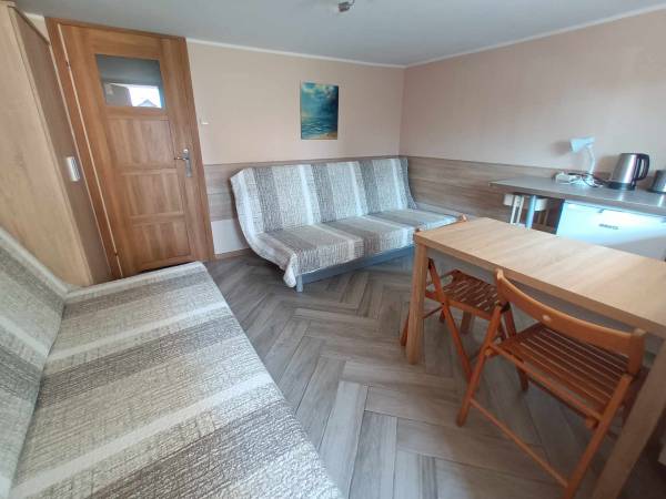 Pokoje i Apartamenty u Kryni